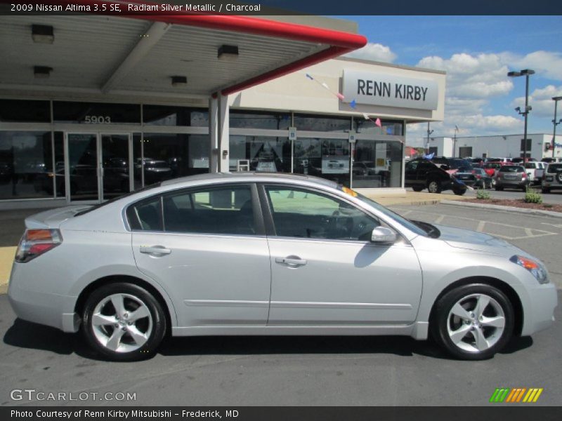 Radiant Silver Metallic / Charcoal 2009 Nissan Altima 3.5 SE