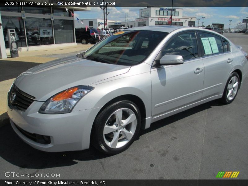 Radiant Silver Metallic / Charcoal 2009 Nissan Altima 3.5 SE