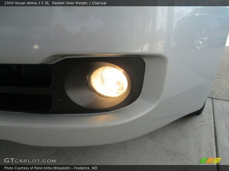 Radiant Silver Metallic / Charcoal 2009 Nissan Altima 3.5 SE