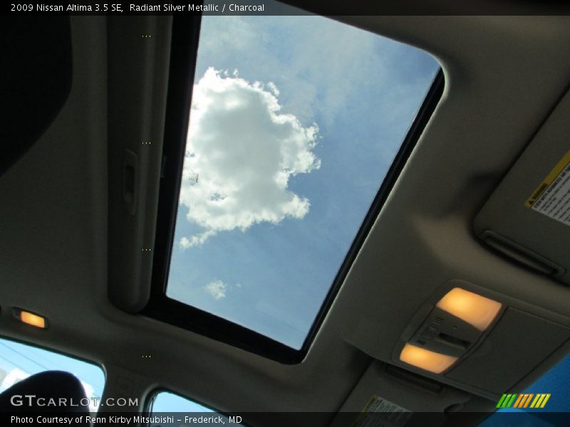 Radiant Silver Metallic / Charcoal 2009 Nissan Altima 3.5 SE