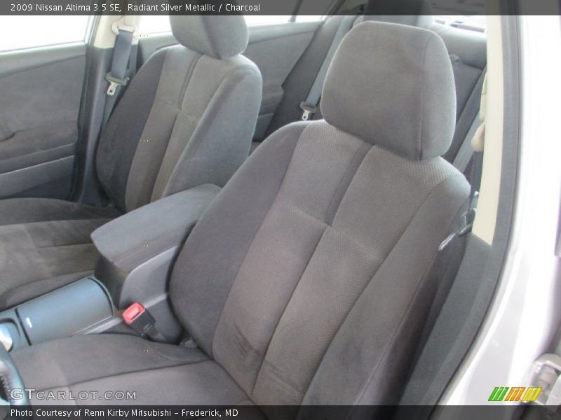 Radiant Silver Metallic / Charcoal 2009 Nissan Altima 3.5 SE