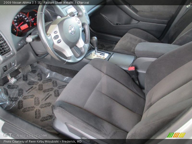 Radiant Silver Metallic / Charcoal 2009 Nissan Altima 3.5 SE