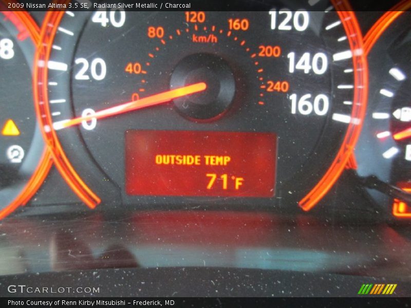 Radiant Silver Metallic / Charcoal 2009 Nissan Altima 3.5 SE