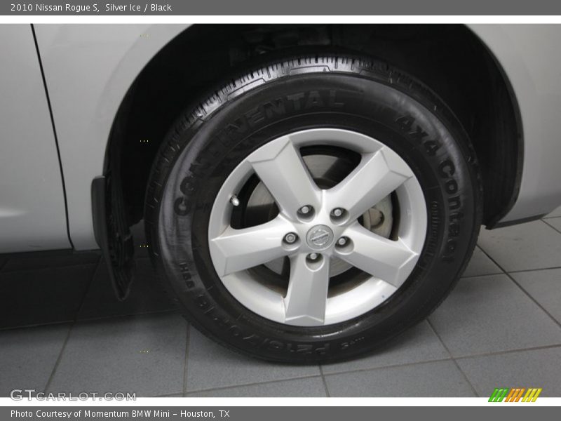 Silver Ice / Black 2010 Nissan Rogue S