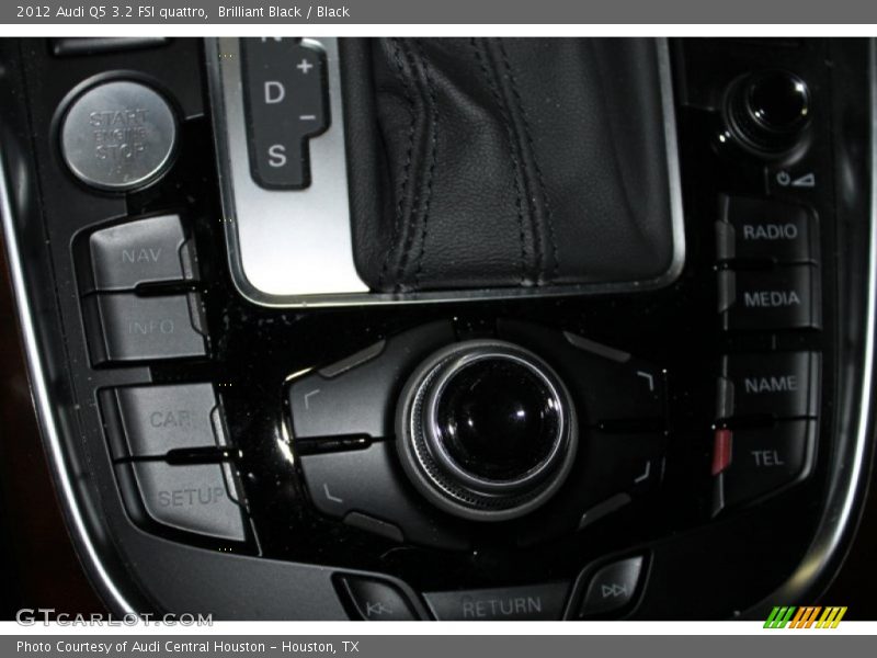 Brilliant Black / Black 2012 Audi Q5 3.2 FSI quattro