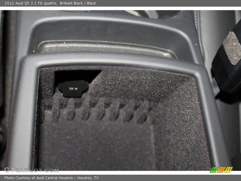 Brilliant Black / Black 2012 Audi Q5 3.2 FSI quattro