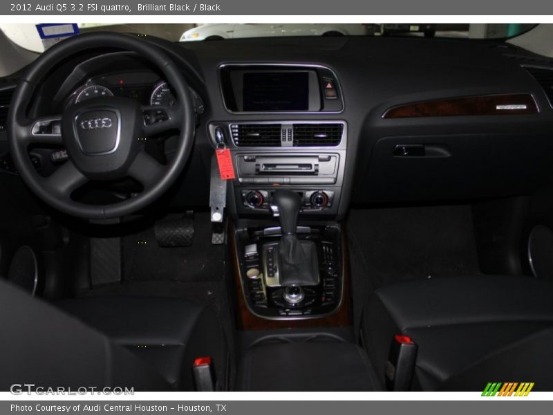 Brilliant Black / Black 2012 Audi Q5 3.2 FSI quattro