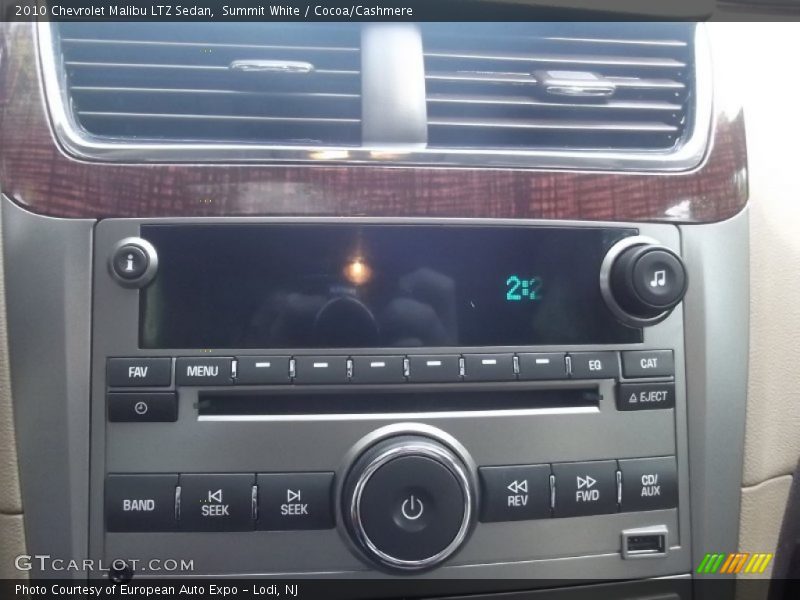 Summit White / Cocoa/Cashmere 2010 Chevrolet Malibu LTZ Sedan