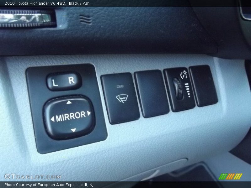 Black / Ash 2010 Toyota Highlander V6 4WD