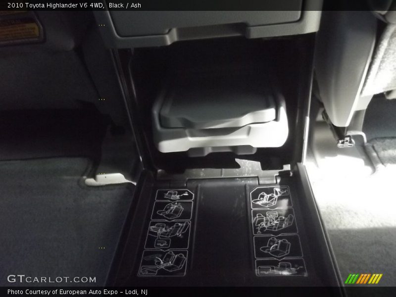 Black / Ash 2010 Toyota Highlander V6 4WD