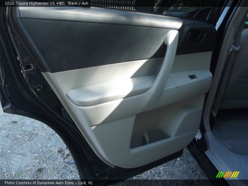 Black / Ash 2010 Toyota Highlander V6 4WD