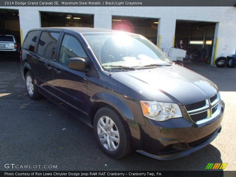 Maximum Steel Metallic / Black/Light Graystone 2014 Dodge Grand Caravan SE