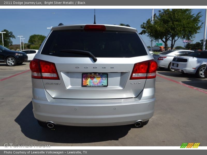 Bright Silver Metallic / Black 2011 Dodge Journey Lux