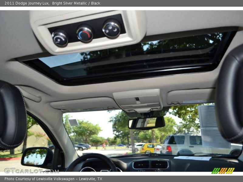 Bright Silver Metallic / Black 2011 Dodge Journey Lux