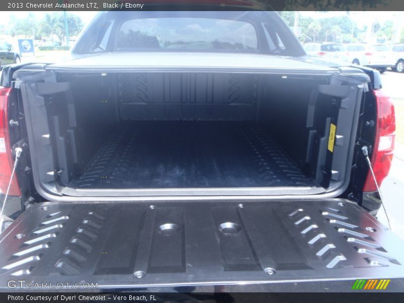 Black / Ebony 2013 Chevrolet Avalanche LTZ