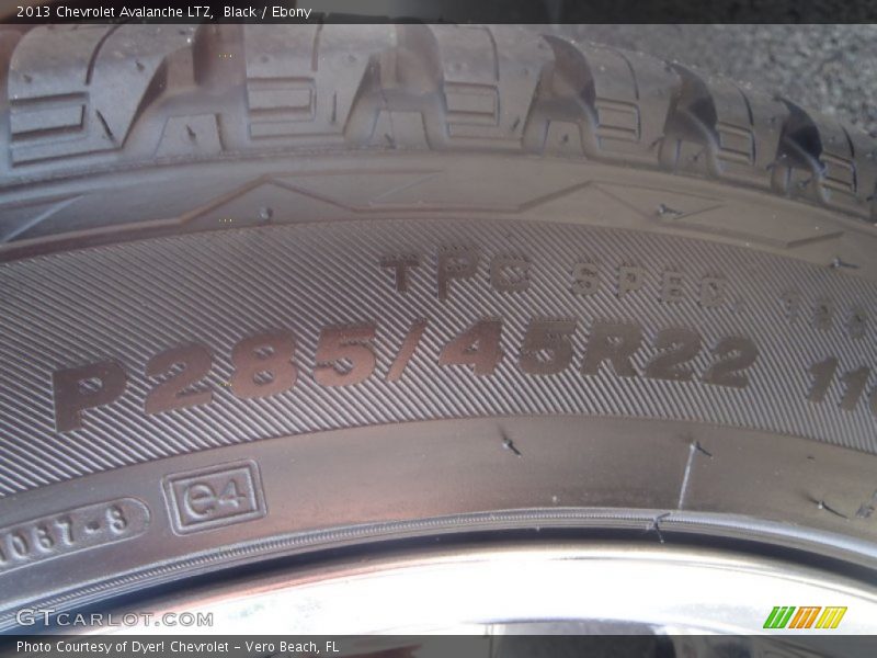 Black / Ebony 2013 Chevrolet Avalanche LTZ