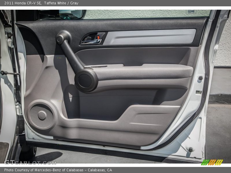 Taffeta White / Gray 2011 Honda CR-V SE