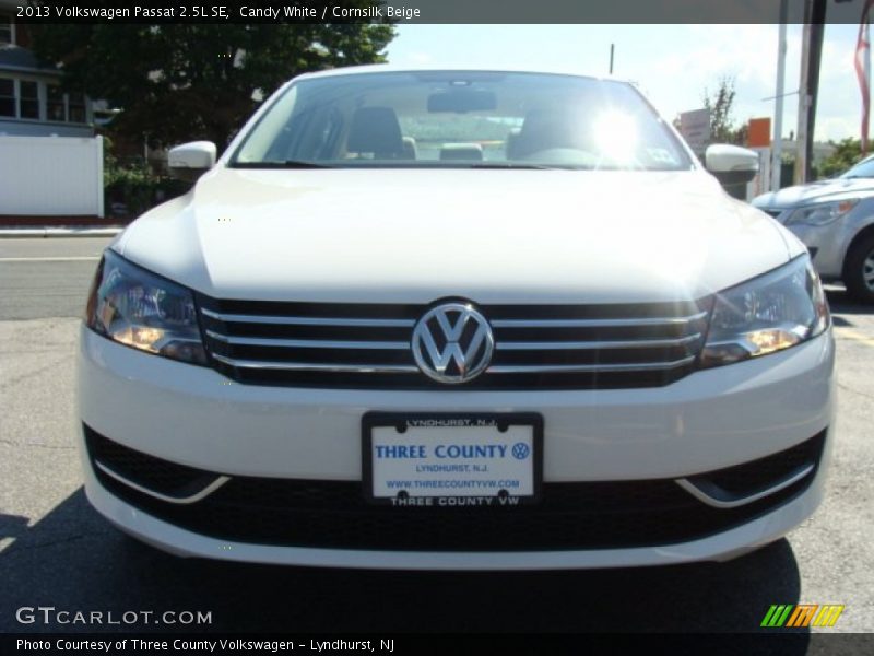 Candy White / Cornsilk Beige 2013 Volkswagen Passat 2.5L SE