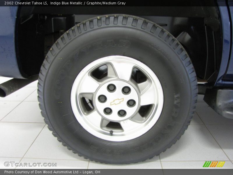 Indigo Blue Metallic / Graphite/Medium Gray 2002 Chevrolet Tahoe LS