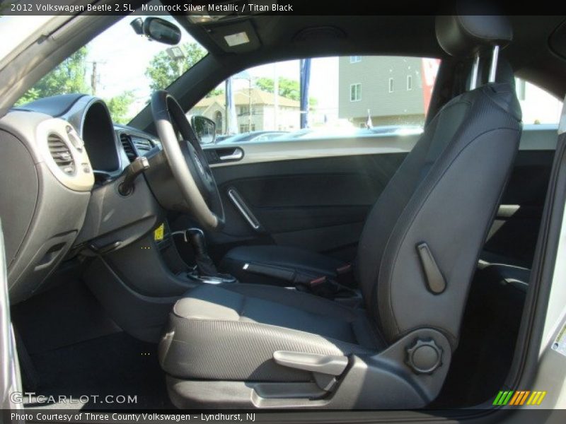 Moonrock Silver Metallic / Titan Black 2012 Volkswagen Beetle 2.5L