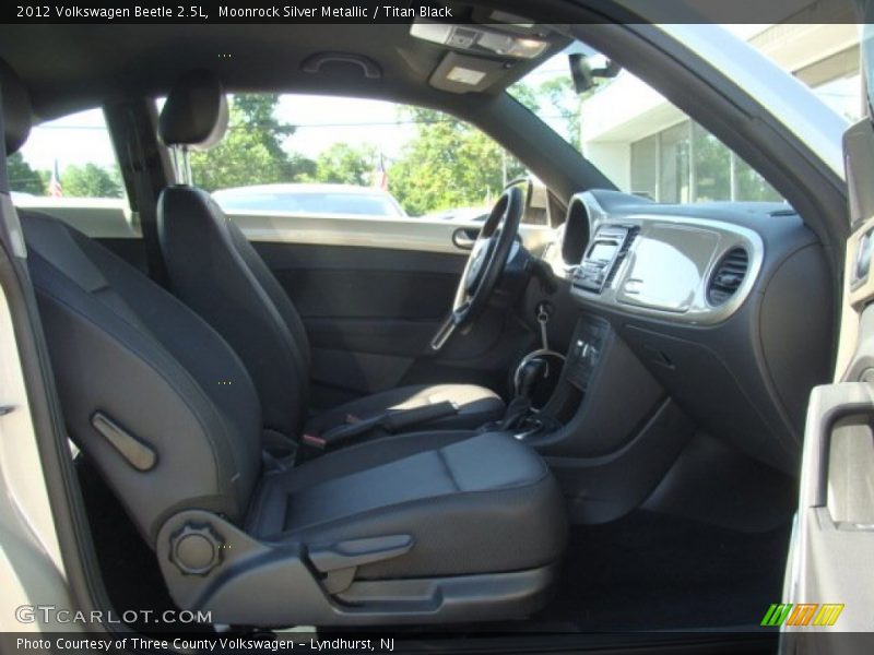 Moonrock Silver Metallic / Titan Black 2012 Volkswagen Beetle 2.5L