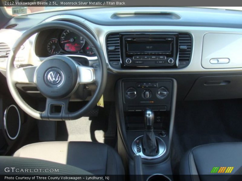 Moonrock Silver Metallic / Titan Black 2012 Volkswagen Beetle 2.5L