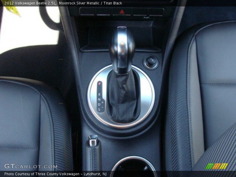 Moonrock Silver Metallic / Titan Black 2012 Volkswagen Beetle 2.5L