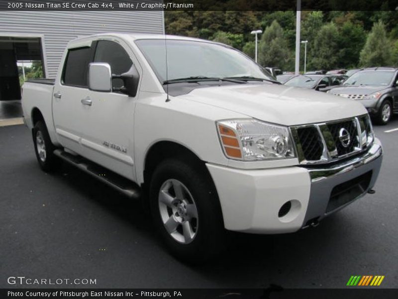 White / Graphite/Titanium 2005 Nissan Titan SE Crew Cab 4x4