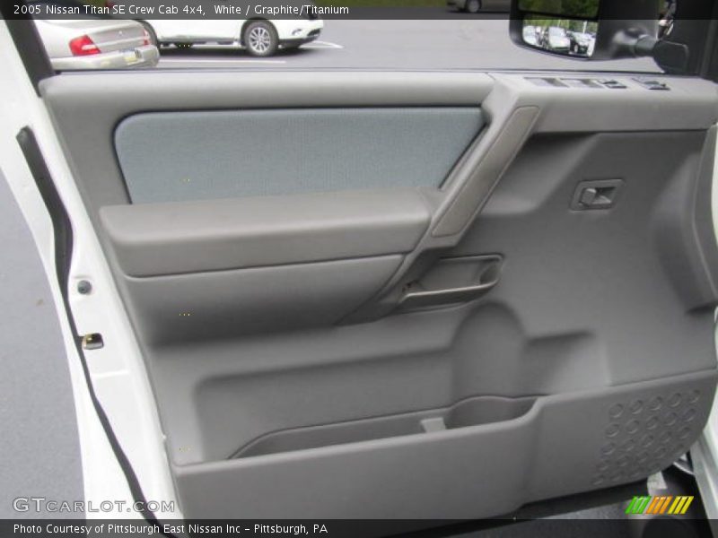 White / Graphite/Titanium 2005 Nissan Titan SE Crew Cab 4x4