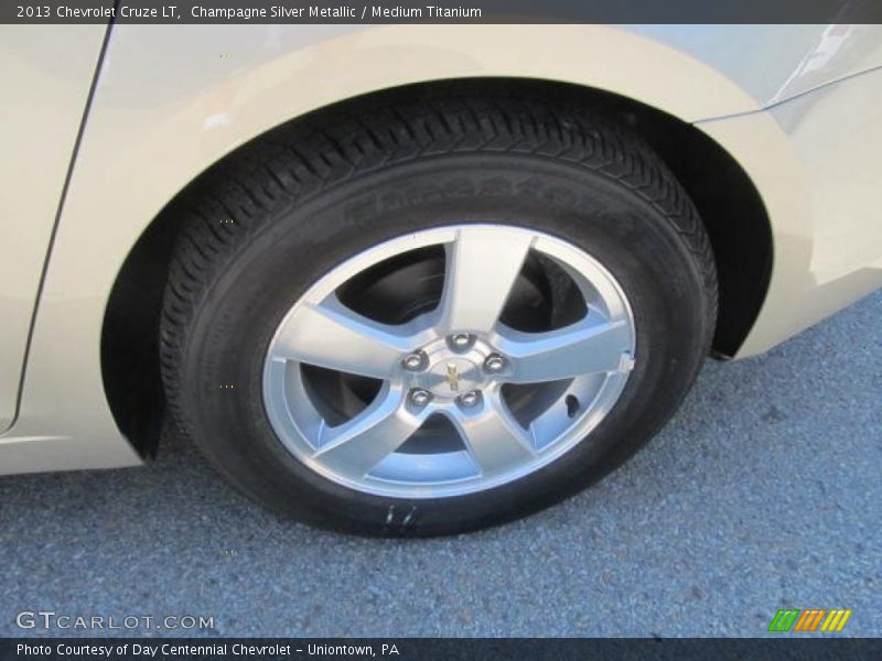 Champagne Silver Metallic / Medium Titanium 2013 Chevrolet Cruze LT