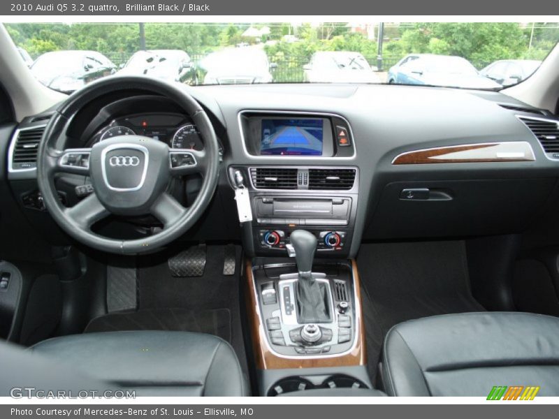 Brilliant Black / Black 2010 Audi Q5 3.2 quattro
