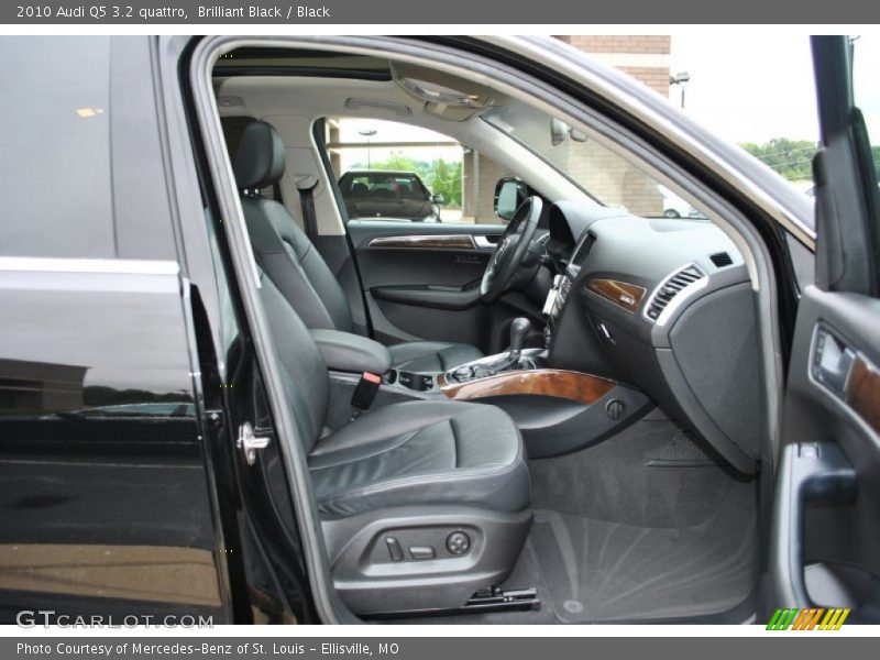 Brilliant Black / Black 2010 Audi Q5 3.2 quattro