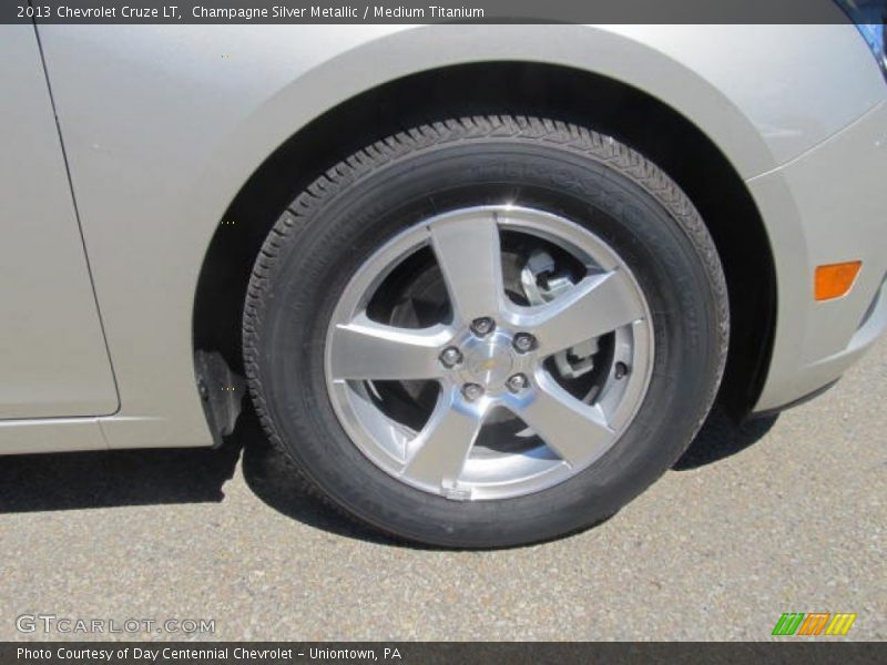 Champagne Silver Metallic / Medium Titanium 2013 Chevrolet Cruze LT