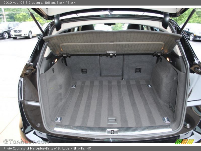 Brilliant Black / Black 2010 Audi Q5 3.2 quattro