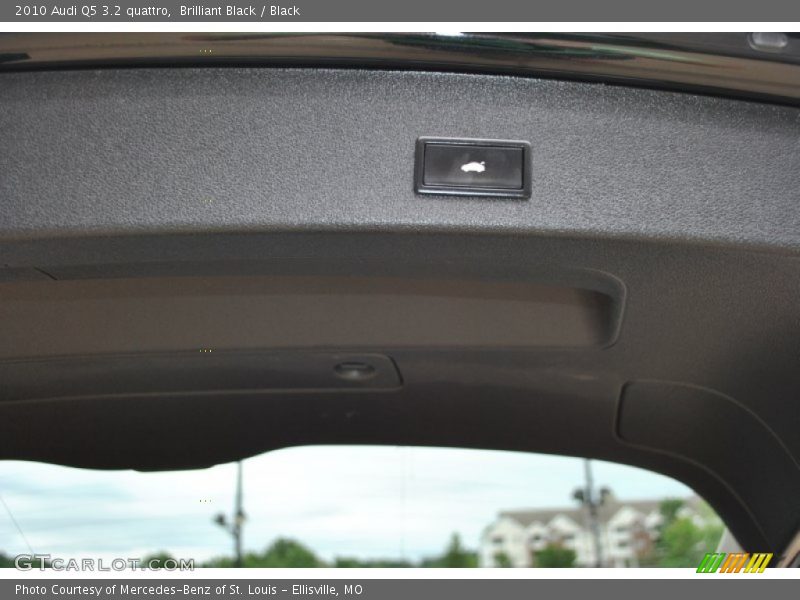 Brilliant Black / Black 2010 Audi Q5 3.2 quattro