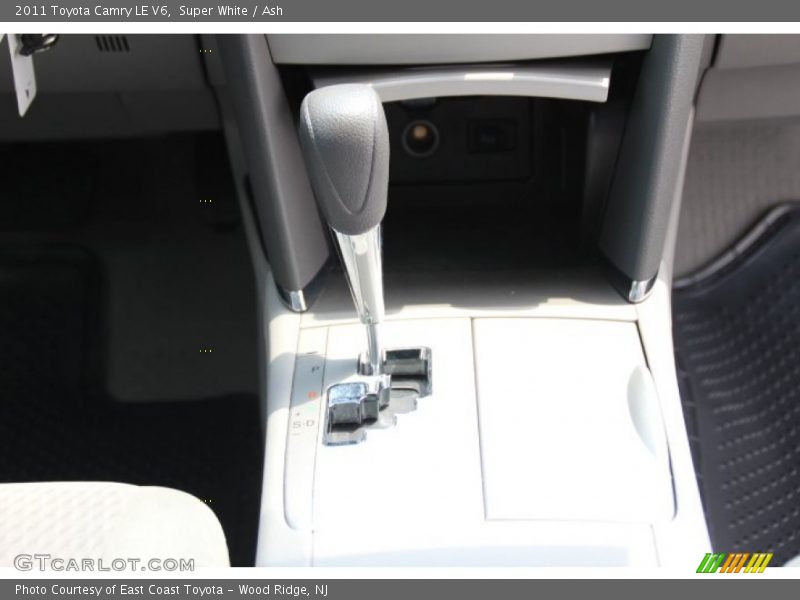 Super White / Ash 2011 Toyota Camry LE V6