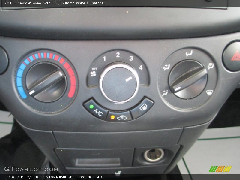 Summit White / Charcoal 2011 Chevrolet Aveo Aveo5 LT