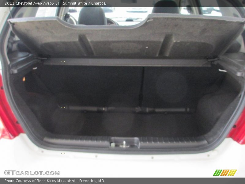 Summit White / Charcoal 2011 Chevrolet Aveo Aveo5 LT