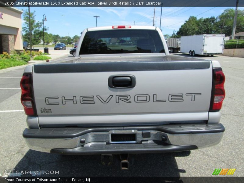 Silver Birch Metallic / Dark Charcoal 2005 Chevrolet Silverado 1500 Extended Cab 4x4