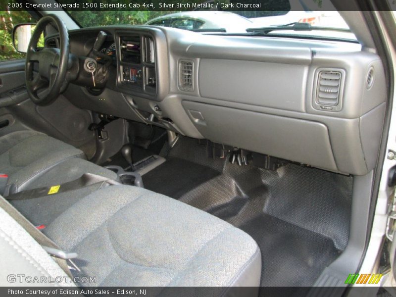 Silver Birch Metallic / Dark Charcoal 2005 Chevrolet Silverado 1500 Extended Cab 4x4