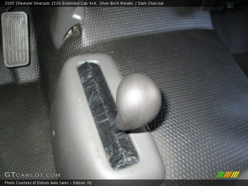 Silver Birch Metallic / Dark Charcoal 2005 Chevrolet Silverado 1500 Extended Cab 4x4