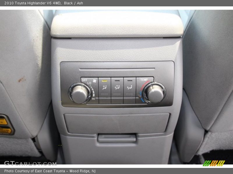 Black / Ash 2010 Toyota Highlander V6 4WD