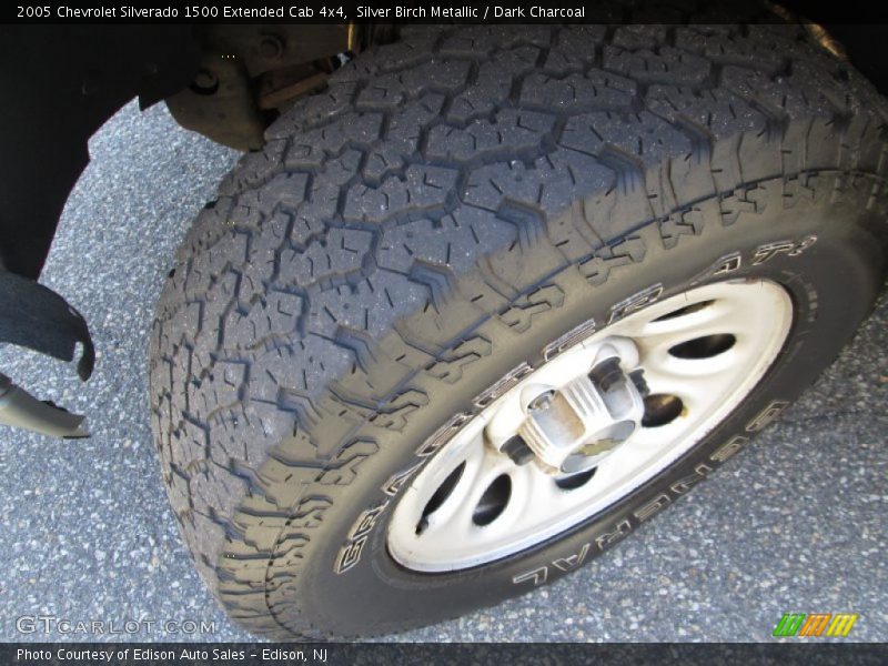 Silver Birch Metallic / Dark Charcoal 2005 Chevrolet Silverado 1500 Extended Cab 4x4