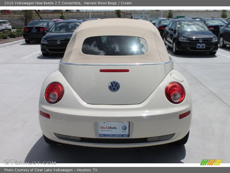 Harvest Moon Beige / Cream 2010 Volkswagen New Beetle 2.5 Convertible