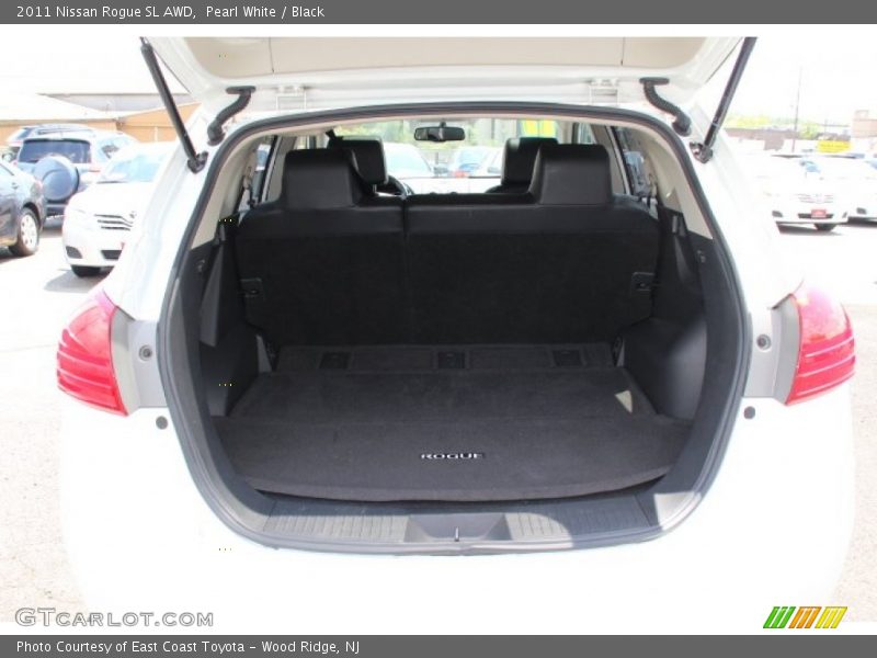 Pearl White / Black 2011 Nissan Rogue SL AWD
