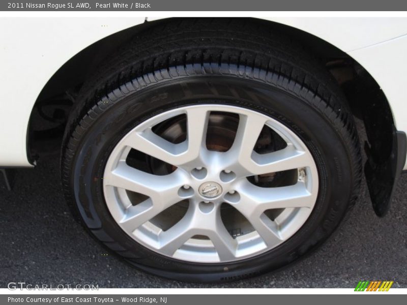 Pearl White / Black 2011 Nissan Rogue SL AWD