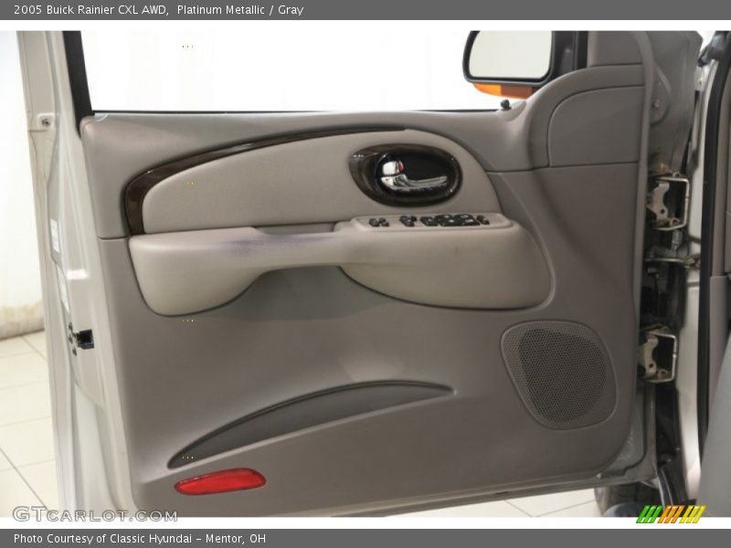 Platinum Metallic / Gray 2005 Buick Rainier CXL AWD