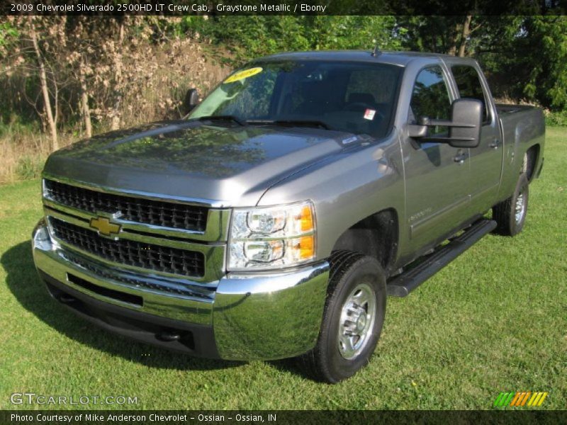 Front 3/4 View of 2009 Silverado 2500HD LT Crew Cab