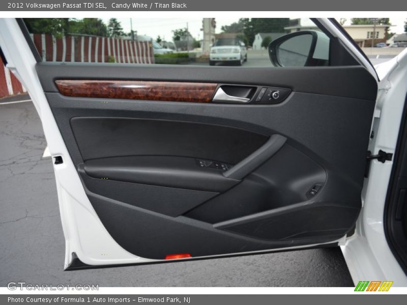 Candy White / Titan Black 2012 Volkswagen Passat TDI SEL