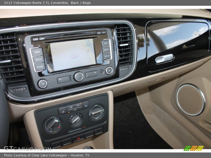 Black / Beige 2013 Volkswagen Beetle 2.5L Convertible